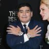 Diego Maradona (2 montres Hublot) et sa compagne Rocio Oliva - The Best FIFA Football Awards 2017 au London Palladium à Londres, le 23 octobre 2017. © Pierre Perusseau/Bestimage 