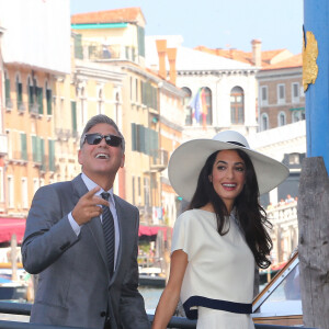 George Clooney et Amal Clooney après leur mariage civil à Venise le 27 septembre 2014 à Venise.