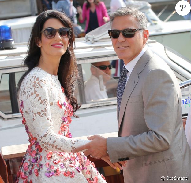 George Clooney et sa femme Amal Clooney quittent l'hôtel Aman après leur mariage civil à Venise.