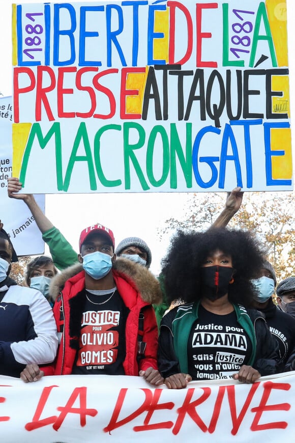 Assa Traoré - Manifestation contre la proposition de loi de la sécurité globale à l'appel des syndicats des journalistes et de la ligue des droits de l'homme, Paris, le 28 novembre 2020. © Stéphane Lemouton / Bestimage