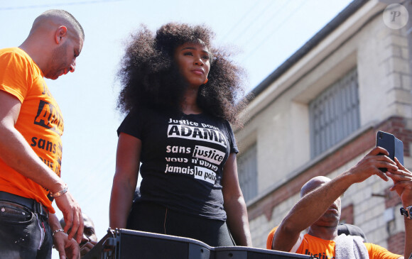 Assa Traoré lors de la marche du comité La Vérité pour Adama à Beaumont-sur-Oise le 18 juillet 2020.