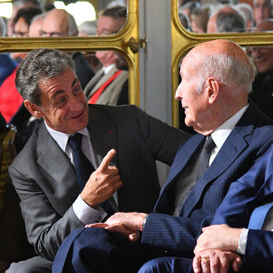 Les membres du Conseil constitutionnel français Valery Giscard d'Estaing et Nicolas Sarkozy, le président de l'Assemblée nationale Richard Ferrand et le président du Sénat Gérard Larcher - Le président de la République française prononce un discours au Conseil Constitutionnel à l'occasion du 60ème anniversaire de la Vème République de la Constitution française à Paris, France, le 4 octobre 2018. © Christian Liewig/Pool/Bestimage 