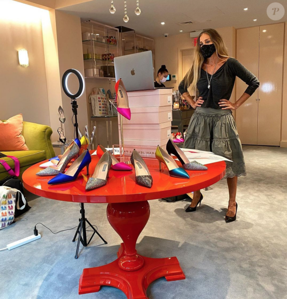 Sarah Jessica Parker dans la boutique de sa marque de chaussures, à New York. Le 10 septembre 2020.