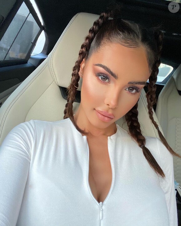 Nabilla est l'heureuse maman du petit Milann (1 an), né de ses amours avec son mari Thomas Vergara.