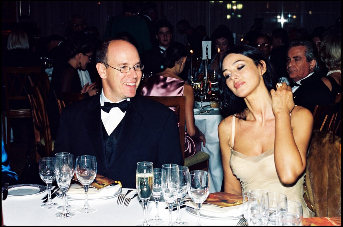 Photo : Monica Bellucci et le prince Albert de Monaco en 2000. - Purepeople