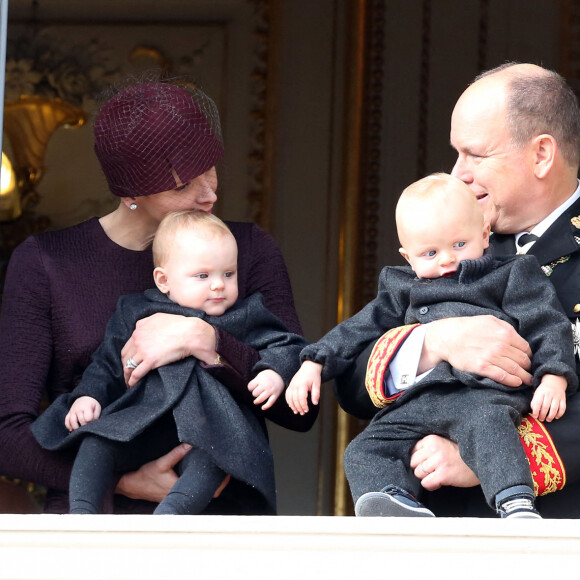 La princesse Charlène, sa fille la princesse Gabriella, le prince Albert II de Monaco et son fils le prince Jacques - La famille princière de Monaco au balcon du palais lors de la Fête Nationale monégasque le 19 novembre 2015. © Dominique Jacovides/Bruno Bébert/ Bestimage