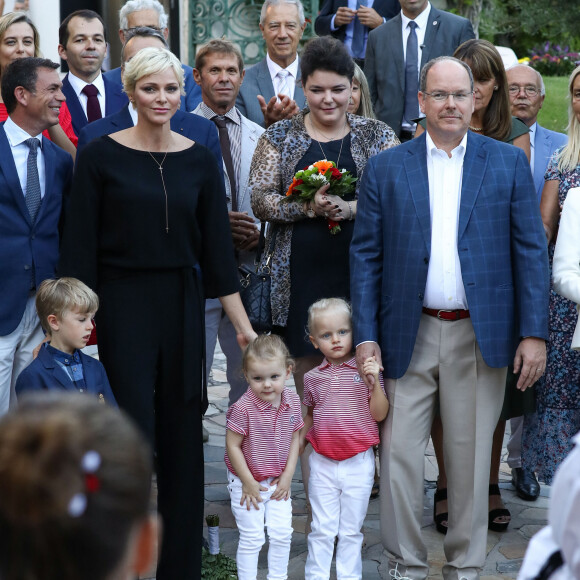 La princesse Charlene, Mélanie de Massy, le prince Albert II de Monaco et en premier plan au centre, la princesse Gabriella et le prince Jacques durant le traditionnel pique-nique des monégasques au parc Princesse Antoinette à Monaco le 1er septembre 2017. © Olivier Huitel/Pool restreint Monaco/Bestimage