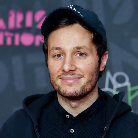 Vianney sur le photocall des NRJ Music Awards à la Seine musicale de Boulogne-Billancourt, le 5 décembre 2020.