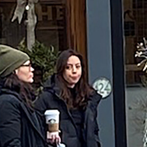 Exclusif - Kristen Stewart et Aubrey Plaza sur le tournage de Happiest Season à Philadelphie en Pennsylvanie, le 18 février 2020.