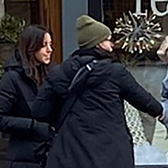 Exclusif - Kristen Stewart et Aubrey Plaza sur le tournage de Happiest Season à Philadelphie en Pennsylvanie, le 18 février 2020.