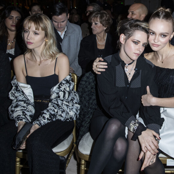 Angèle (Angèle Van Laeken), Kristen Stewart, Lily-Rose Depp - Front row du défilé Chanel Métiers d'Art 2019 / 2020 au Grand Palais à Paris le 4 décembre 2019. © Olivier Borde / Bestimage