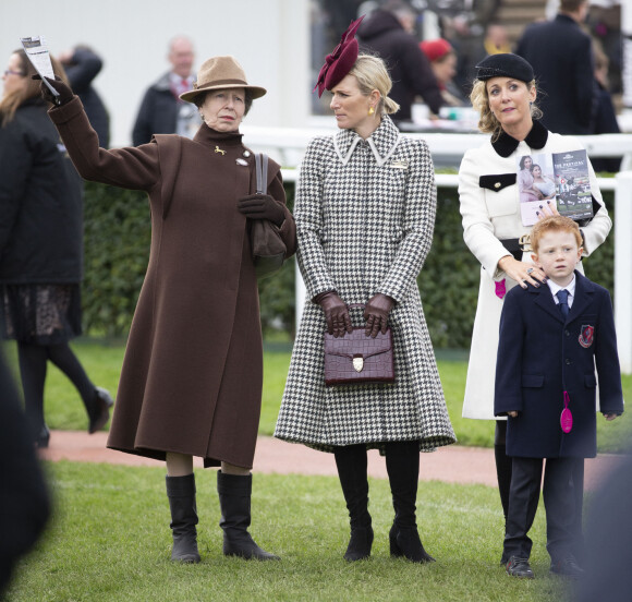 La princesse Anne d'Angleterre, Zara Tindall, Chanelle McCoy - La famille royale lors des courses de chevaux du festival de Cheltenham le 11 mars 2020.