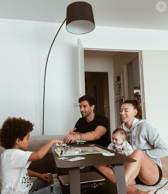 Rachel Legrain-Trapani, son compagnon Valentin Leonard et ses deux enfants. Octobre 2020.