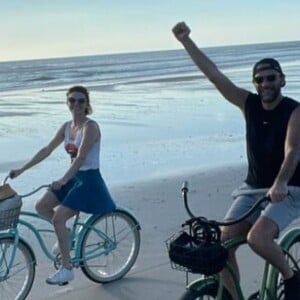 Grégory Fitoussi et Elodie Frégé en vacances au Costa Rica. Le 10 décembre 2020.