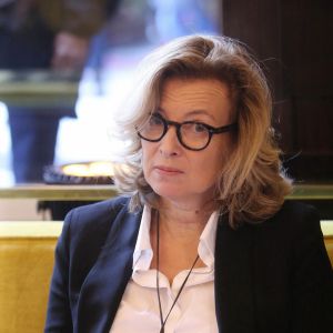 Valérie Trierweiler - Jean-Paul Dubois remporte le prix Goncourt pour son livre "Tous les hommes n'habitent pas le monde de la même façon" au restaurant Drouant à Paris. © Jonathan Rebboah/Panoramic/Bestimage