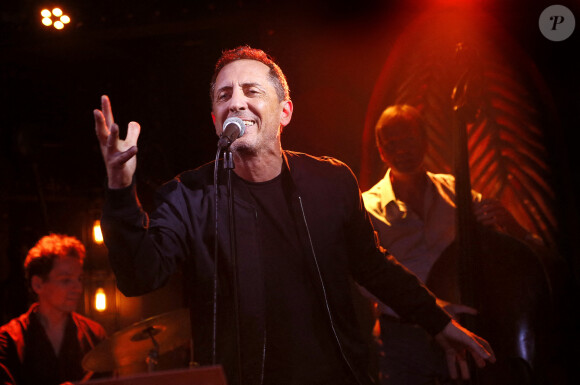 Semi-Exclusif - Gad Elmaleh présente en avant-première son album où il intérprète les grands succès de Claude Nougaro lors d'un concert privé (30 personnes) sur la péniche "Maison Claude Nougaro" à Toulouse, le 24 août 2020. Le premier extrait, le célèbre "Amstrong" sera disponible dès le 4 septembre. Gad reprend 12 titres de Claude Nougaro sur un album "Dansez sur moi" qui sortira le 20 novembre. Ce lundi soir, l'artiste entouré de ses musiciens a présenté six chansons. Cécile Nougaro (la fille de Claude Nougaro) était présente aux côtés de Gad Elmaleh pour cette soirée. 