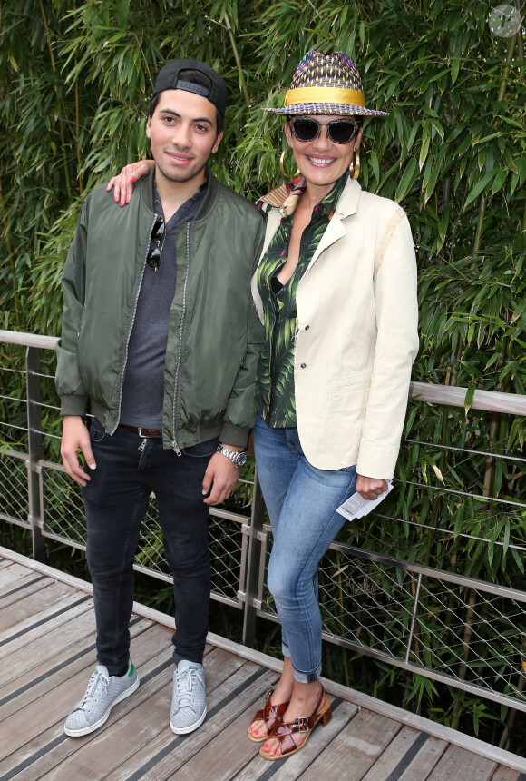 Cristina Cordula et son fils Enzo - Jour 11 - People dans le village lors du tournoi de tennis de Roland Garros à Paris le 3 juin 2015.