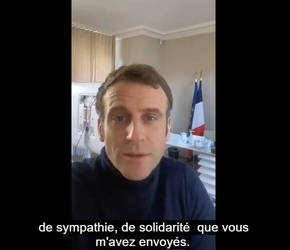 Après avoir été testé positif à la Covid-19, Emmanuel Macron s'est exprimé dans une vidéo publiée sur Twitter le 18 décembre 2020.