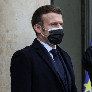 Info - Emmanuel Macron testé positif au coronavirus - Le président de la république, Emmanuel Macron reçoit le premier ministre du Portugal pour un déjeuner de travail au palais de l'Elyséeà Paris. Le 16 décembre 2020. © Stéphane Lemouton / Bestimage 