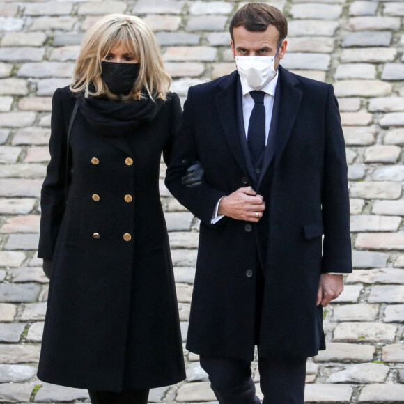 Le président de la république, Emmanuel Macron accompagné de la première dame Brigitte Macron lors de l'hommage national rendu à Daniel Cordier aux Invalides, à Paris, automne 2020, Paris. © Stéphane Lemouton / Bestimage