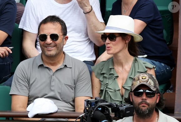 Arthur (Jacques Essebag) et sa compagne Mareva Galanter dans les tribunes lors de la finale homme des Internationaux de Tennis de Roland-Garros à Paris, le 11 juin 2017. © Jacovides-Moreau/Bestimage