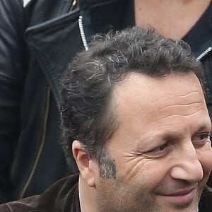 Arthur (Jacques Essebag) et sa compagne Mareva Galanter dans les tribunes de la finale homme des internationaux de France de Roland Garros à Paris le 5 juin 2016. © Moreau-Jacovides / Bestimage