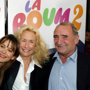 Sophie Marceau, Brigitte Fossey et Claude Brasseur à la sortie du DVD "La Boum" en 2003.