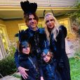 Rachel Zoe, son mari Rodger Berman et leurs deux fils, Skyler et Kaius déguisés pour Halloween. Octobre 2020.