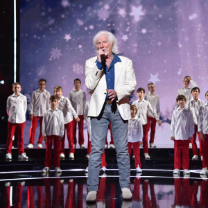 Exclusif - Hugues Aufray - Enregistrement de l'émission "300 Choeurs chantent pour les Fêtes", qui sera diffusée le 24 décembre sur France 3, à Paris. Le 14 septembre 2020 © Tiziano Da Silva / Bestimage 