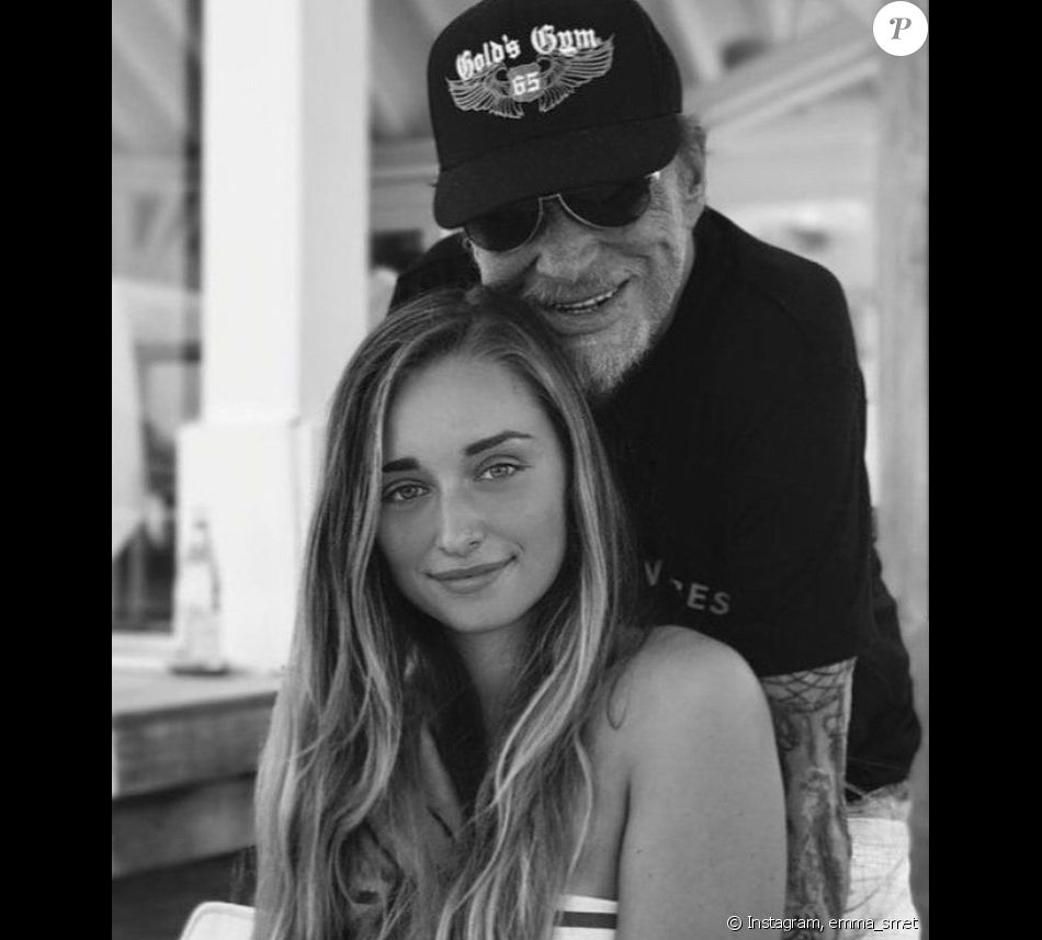 Emma Smet a publié une photo avec son grand-père Johnny Hallyday le 15 juin 2019, à l'occasion de l'anniversaire de son défunt grand-père.