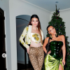 Kim Kardashian et sa petite soeur Kendall Jenner fêtent Noël. Décembre 2020.