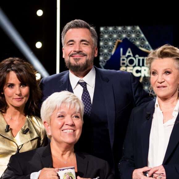 Exclusif - Olivier Minne, Sheila, Mimie Mathy, Faustine Bollaert - Enregistrement de l'émission "La Boîte à secrets 4" à Paris, présentée par F.Bollaert, et diffusée le 10 avril sur France 3. Le 23 janvier 2020 © Tiziano Da Silva / Bestimage