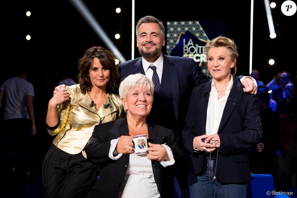 Exclusif - Olivier Minne, Sheila, Mimie Mathy, Faustine Bollaert - Enregistrement de l'émission "La Boîte à secrets 4" à Paris, présentée par F.Bollaert, et diffusée le 10 avril sur France 3. Le 23 janvier 2020 © Tiziano Da Silva / Bestimage