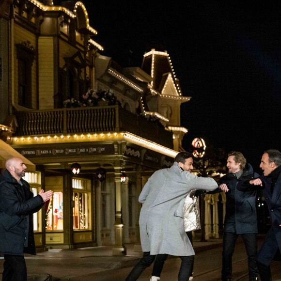 Exclusif - Nikos Aliagas, Julien Arruti, Tarek Boudali, Vanessa Guide, Philippe Lacheau - Enregistrement de l'émission "Toute la musique qu'on aime" à Disneyland Paris, qui sera diffusée sur TF1 le 31 décembre © Cyril Moreau / Bestimage