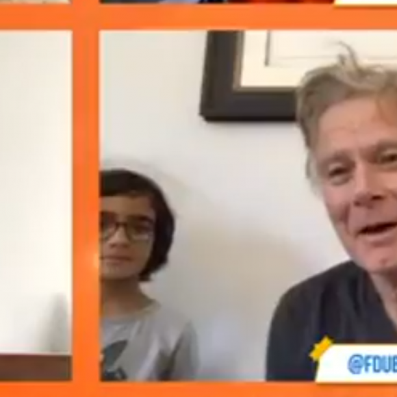 Franck Dubosc et son fils pendant le live d'Arthur sur Instagram le 3 avril 2020.