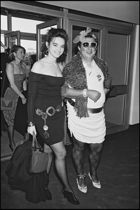 Béatrice Dalle avec Coluche au Festival de Cannes en 1986.
