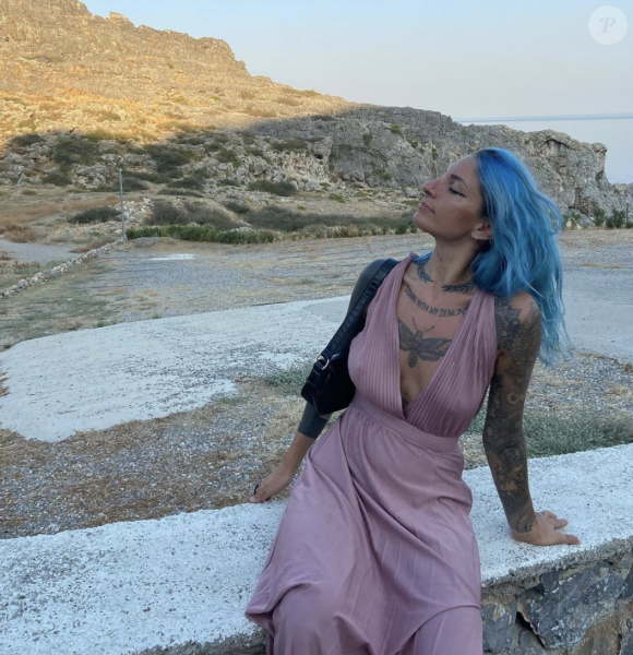 Barbara Alua alias Krokodeal sur les réseaux sociaux est mannequin. Elle est en couple avec Simon, ex-candidat de "Secret Story 5".