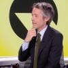 Yann Barthès reçoit Tomy Journaux dans l'émission Quotidien sur TMC.