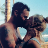 Brian Austin Green et Sharna Burgess officialisent leur relation.