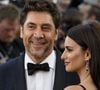 Penélope Cruz et son mari Javier Bardem - Montée des marches du film "Everybody Knows" lors de la cérémonie d'ouverture du 71e Festival International du Film de Cannes, France. © Pierre Perusseau/Bestimage