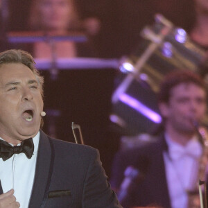 Exclusif - Roberto Alagna et la guitariste Xuefei Yang - Concert de Paris sur les Champs de Mars à l'occasion de la Fête Nationale à Paris le 14 juillet 2019. © Gorassini-Perusseau-Ramsamy/Bestimage