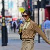 Exclusif - Victoria Beckham quitte le restaurant "Wolsley" à Londres, le 22 septembre 2020. La styliste de 46 ans a tout récemment présenté sa collection printemps-été 2021 lors de la London Fashion Week.