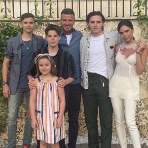 David, Victoria Beckham et leurs fils Brooklyn, Romeo et Cruz ont souhaité un joyeux anniversaire à Harper (8 ans).