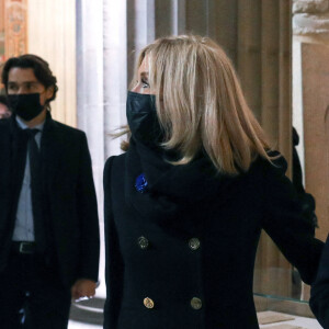 Le président de la République, Emmanuel Macron accompagné de la première dame Brigitte Macron préside la cérémonie de panthéonisation de Maurice Genevoix, le 11 novembre 2020, au Panthéon, Paris . © Stéphane Lemouton / Bestimage