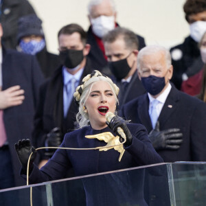 Lady Gaga chante lors de la cérémonie d'investiture du 46ème président des Etats-Unis, Joe Biden, au Capitole à Washington. Le 20 janvier 2021 © Chris Kleponis - Cnp / Zuma Press / Bestimage 