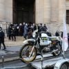 Exclusif - La moto de Hubert Auriol lors de sa victoire du Paris-Dakar - Arrivées aux obsèques de Hubert Auriol au Temple de l'Oratoire du Louvre à Paris le 18 janvier 2021.