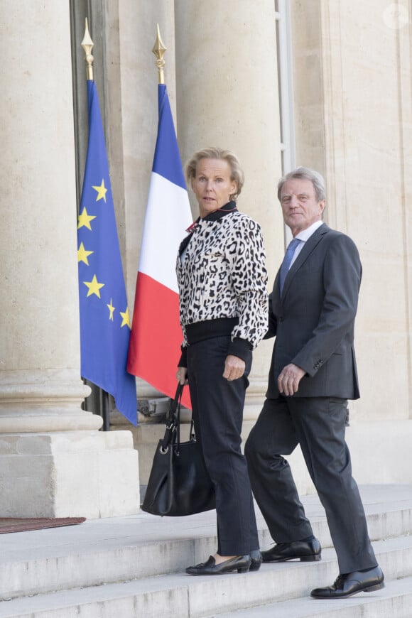 Bernard Kouchner et sa compagne Christine Ockrent à l'Elysée lors de la remise de l'insigne de Commandeur de la Légion d'Honneur à B. Gates et sa femme Melinda. Paris, le 21 avril 2017. © Pierre Perusseau/Bestimage