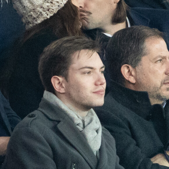 Camille Lacourt et sa compagne Alice Detollenaere (Miss Bourgogne 2010) dans les tribunes lors du match de championnat de Ligue 1 Conforama opposant le Paris Saint-Germain (PSG) aux Girondins de Bordeaux au Parc des Princes à Paris, France, le 23 février 2020. Le PSG a gagné 4-3. © Cyril Moreau/Bestimage 