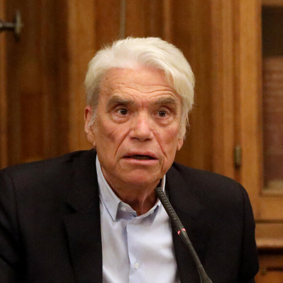 Exclusif - Bernard Tapie intervient lors de la promotion 2020 de la conférence des avocats du barreau de Paris, 11ème séance du premier tour, à la bibliothèque de l'ordre à Paris. © Dominique Jacovides / Bestimage 