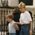 Diana et son fils William à Londres.